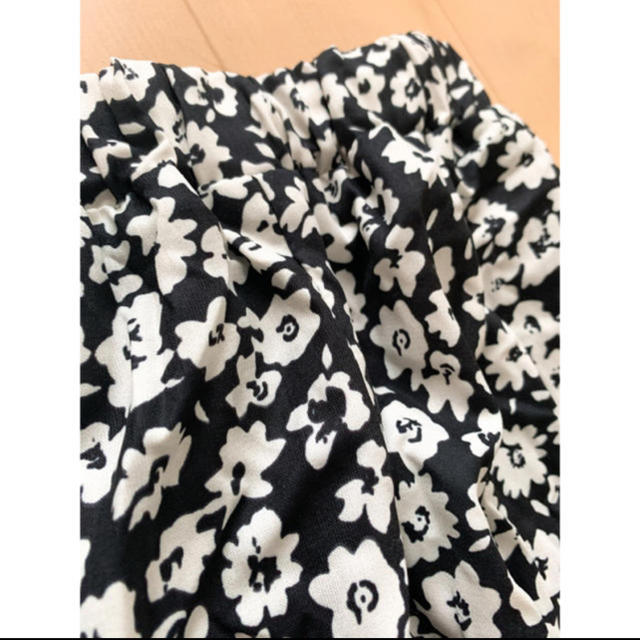 ZARA(ザラ)の専用【最終価格！】花柄🌼シンプルロングスカート レディースのスカート(ロングスカート)の商品写真