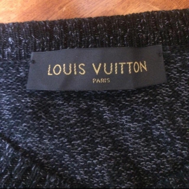 LOUIS VUITTON(ルイヴィトン)のルイヴィトン　ニット メンズのトップス(ニット/セーター)の商品写真