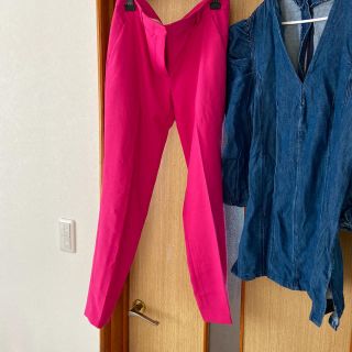 ザラ(ZARA)のZARA センタープレスパンツ　ZARA パンツ(カジュアルパンツ)