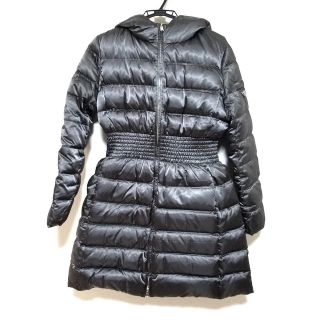 PRADA(ダウンコート ・ グレー/灰色系)のフリマアイテム一覧 PRADA(ダウンコート ・ グレー/灰色系)のフリマアイテム一覧