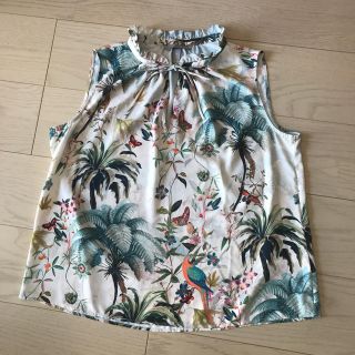 エイチアンドエム(H&M)のH&M  ボタニカル柄　　ブラウス(シャツ/ブラウス(半袖/袖なし))