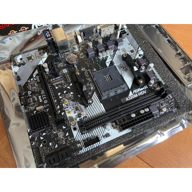 ASRock A320M-HDV R4.0 マザーボード 1