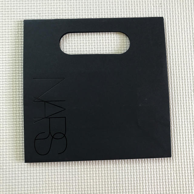 NARS(ナーズ)のNARS 紙袋 レディースのバッグ(ショップ袋)の商品写真