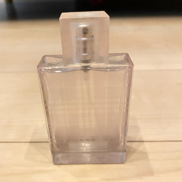 BURBERRY(バーバリー)のバーバリー　ブリットシアーオードトワレ　50ml  キャップのみ　香水 コスメ/美容の香水(香水(女性用))の商品写真