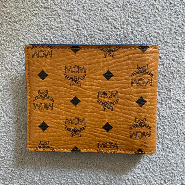 MCM(エムシーエム)のMCM 美品　メンズ二つ折り　マネークリップタイプ メンズのファッション小物(折り財布)の商品写真