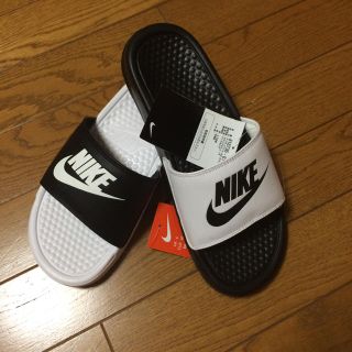 ナイキ(NIKE)のナイキベナッシミスマッチ25(サンダル)