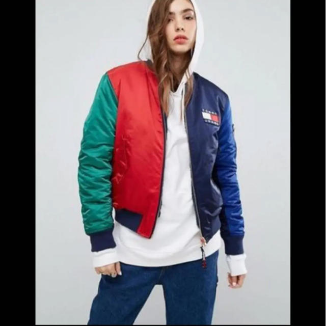 TOMMY HILFIGER(トミーヒルフィガー)のtommyjeans ジャケット レディースのジャケット/アウター(ブルゾン)の商品写真