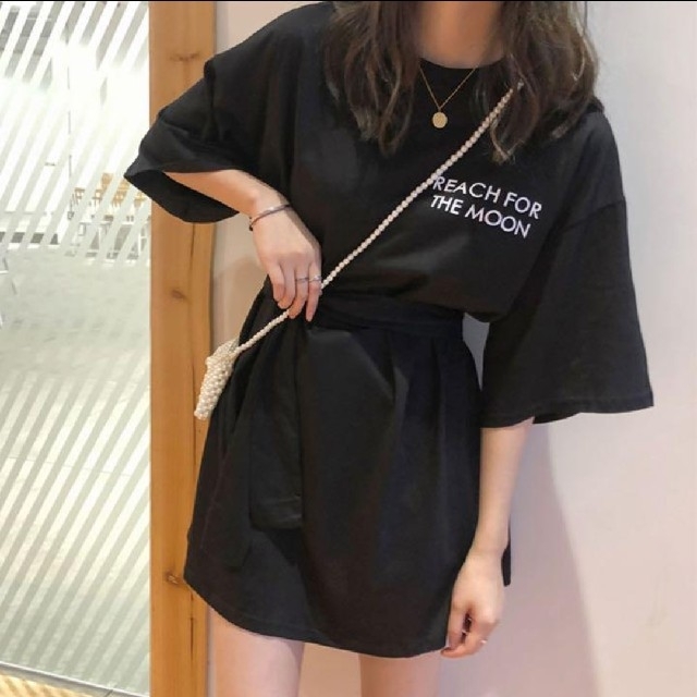 dholic(ディーホリック)の韓国ファッション　カットソーワンピース　ビッグサイズ　ウエストマーク　ブラック レディースのワンピース(ひざ丈ワンピース)の商品写真