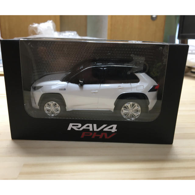 トヨタ(トヨタ)の[新品未開封] 新型RAV4 PHV ミニカー エンタメ/ホビーのおもちゃ/ぬいぐるみ(ミニカー)の商品写真