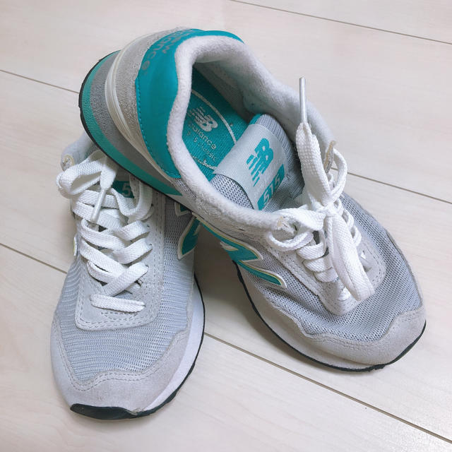 New Balance(ニューバランス)の★ねこのあおちゃん様専用 ニューバランス スニーカー 515 薄グレー 22cm キッズ/ベビー/マタニティのキッズ靴/シューズ(15cm~)(スニーカー)の商品写真