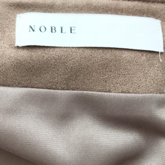 Spick and Span Noble(スピックアンドスパンノーブル)の【NOBLE】お値下げ！フェイクスウェードタイトスカート レディースのスカート(ひざ丈スカート)の商品写真