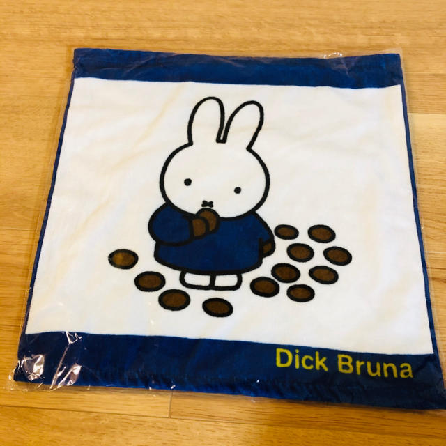 新品 miffy ミッフィー 大判タオルハンカチ Dick Bruna レディースのファッション小物(ハンカチ)の商品写真