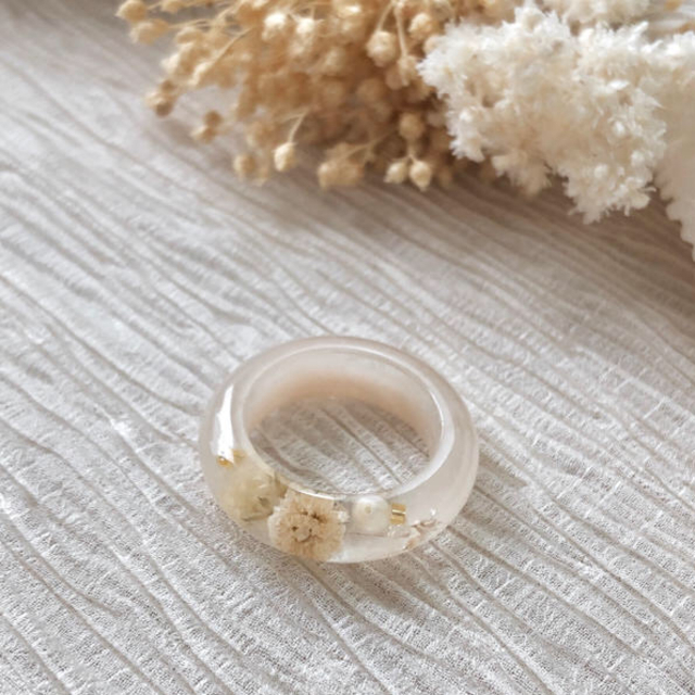 flower color ring*（beige） ハンドメイドのアクセサリー(リング)の商品写真