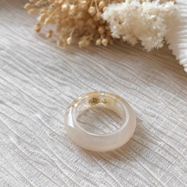 flower color ring*（beige） ハンドメイドのアクセサリー(リング)の商品写真