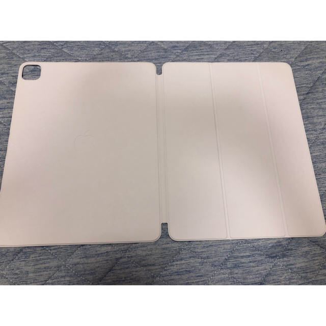 Apple(アップル)のiPad Pro 12.9 第4世代 Smart Folio White スマホ/家電/カメラのスマホアクセサリー(iPadケース)の商品写真