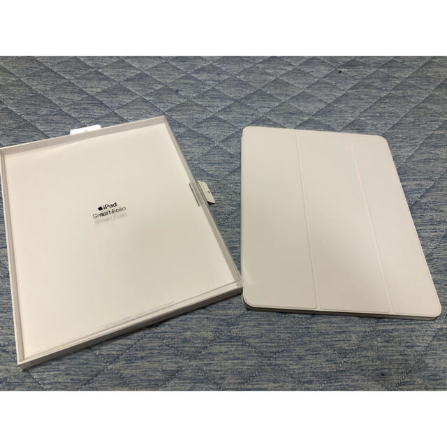 Apple(アップル)のiPad Pro 12.9 第4世代 Smart Folio White スマホ/家電/カメラのスマホアクセサリー(iPadケース)の商品写真