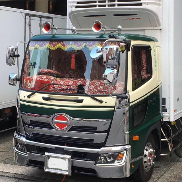 デコトラ ウロコステンレス ナンバー枠大型 丸棒付き アートトラック デコトラ ウロコステンレス ナンバー枠大型 丸棒付き アートトラック