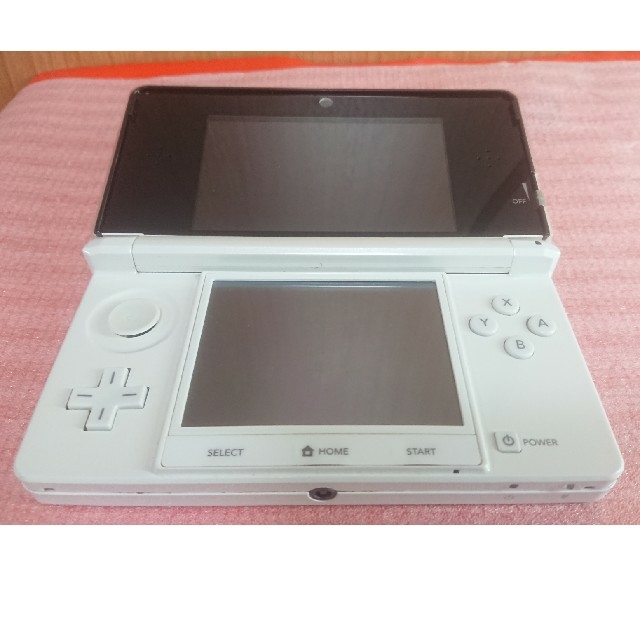 ニンテンドー3DS(ニンテンドー3DS)のNINTENDO 3DS 本体 ホワイト エンタメ/ホビーのゲームソフト/ゲーム機本体(携帯用ゲーム機本体)の商品写真