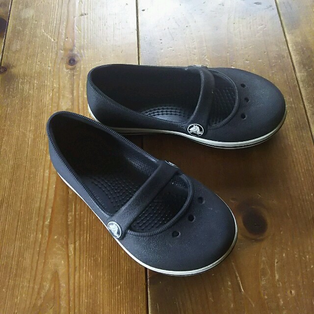 crocs(クロックス)の15センチ 黒 ブラック クロックス キッズ/ベビー/マタニティのキッズ靴/シューズ(15cm~)(スニーカー)の商品写真