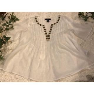 エイチアンドエム(H&M)の♡H&Kビジュー付きカットソー♡(カットソー(半袖/袖なし))