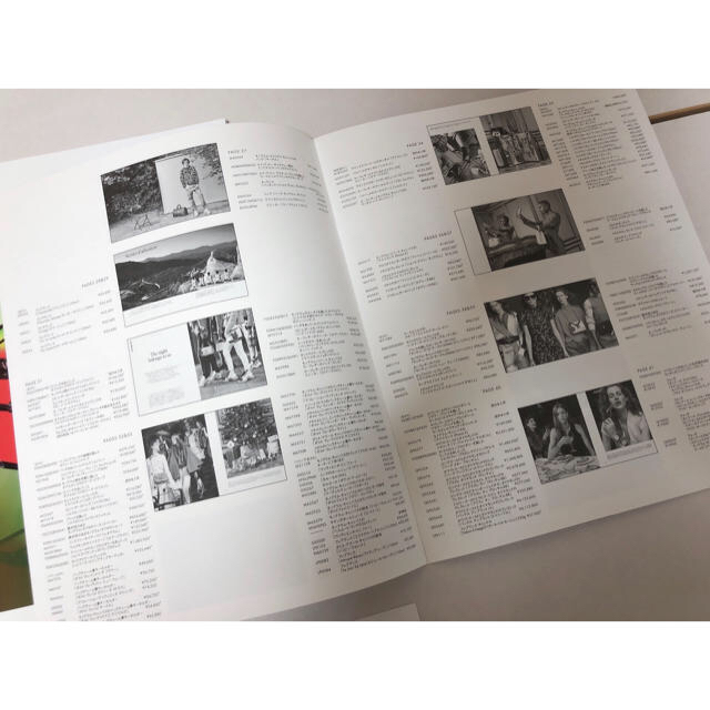 LOUIS VUITTON(ルイヴィトン)の【非売品】ルイ・ヴィトン　THE BOOK #9 ステッカー付き エンタメ/ホビーの雑誌(ファッション)の商品写真