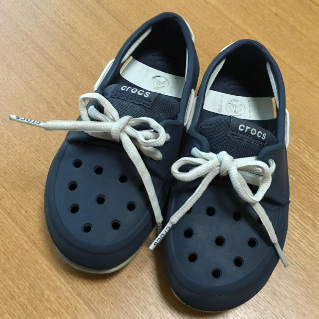 crocs(クロックス)のCROCSシューズ キッズ/ベビー/マタニティのキッズ靴/シューズ(15cm~)(サンダル)の商品写真