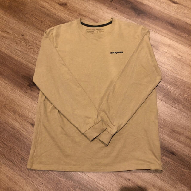 試着のみ！Patagonia ロンT LサイズTシャツ/カットソー(七分/長袖)