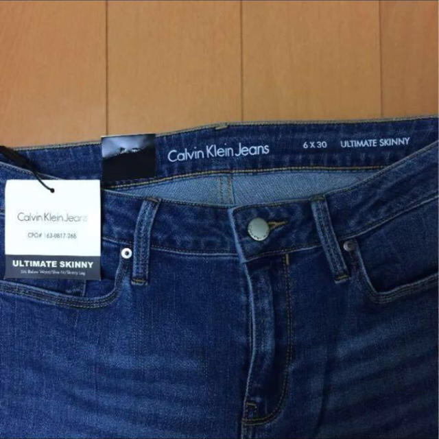 Calvin Klein(カルバンクライン)の新品・タグ付【Calvin Klein Jeans】ストレート デニム ジーンズ レディースのパンツ(デニム/ジーンズ)の商品写真