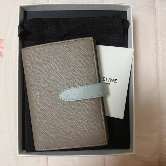 送料0円】 celine - CELINE セリーヌ 二つ折り 財布 ミディアム