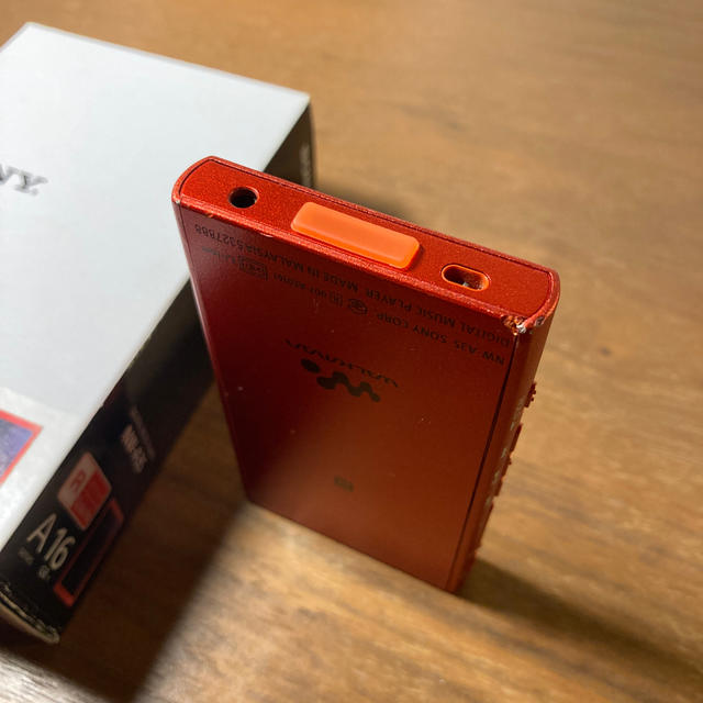 WALKMAN(ウォークマン)のWALKMAN NW-A35 16GB Aseries Cinnabar Red スマホ/家電/カメラのオーディオ機器(ポータブルプレーヤー)の商品写真