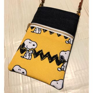 スヌーピー(SNOOPY)のスヌーピー　スマホポーチ　玉付きファスナー付　ハンドメイド(ポーチ)