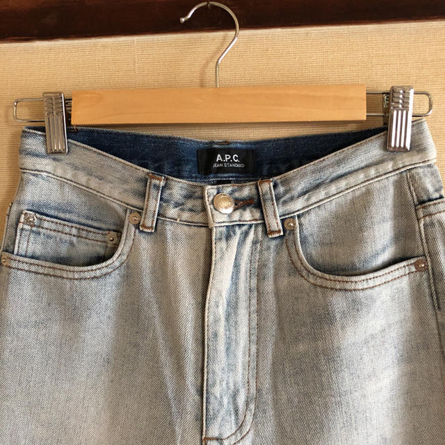 A.P.C(アーペーセー)のA.P.C アーペーセー　デニム　ジーンズ　25 レディースのパンツ(デニム/ジーンズ)の商品写真