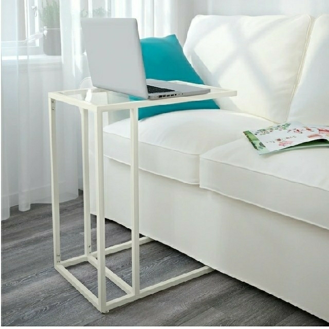 IKEA(イケア)の大人気新品IKEA（イケア）ラップトップスタンド　サイドテーブル　ヴィットショー インテリア/住まい/日用品の机/テーブル(コーヒーテーブル/サイドテーブル)の商品写真