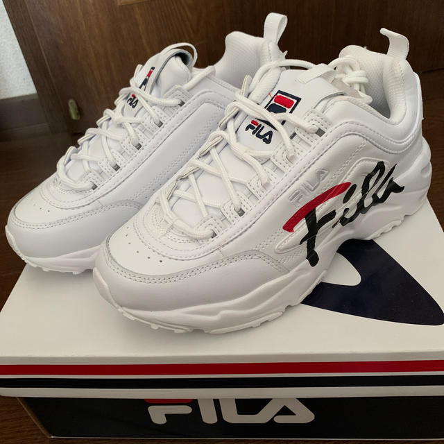 FILA フィラ DISTRACER SCRIPT F05460125 | フリマアプリ ラクマ