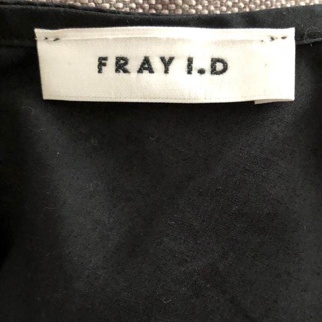 FRAY I.D(フレイアイディー)のフレイアイディー　トップス　未使用 レディースのトップス(シャツ/ブラウス(半袖/袖なし))の商品写真