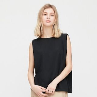 ユニクロ(UNIQLO)のクレープジャージーT(ノースリーブ)ブラックXS(カットソー(半袖/袖なし))