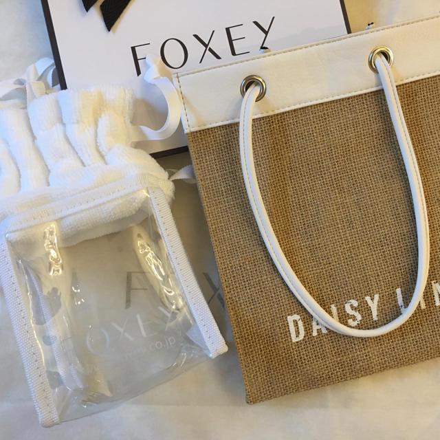 FOXEY(フォクシー)の★ 未使用 ２点セット FOXY DAISYLIN ノベルティ ポーチ バッグ レディースのファッション小物(ポーチ)の商品写真