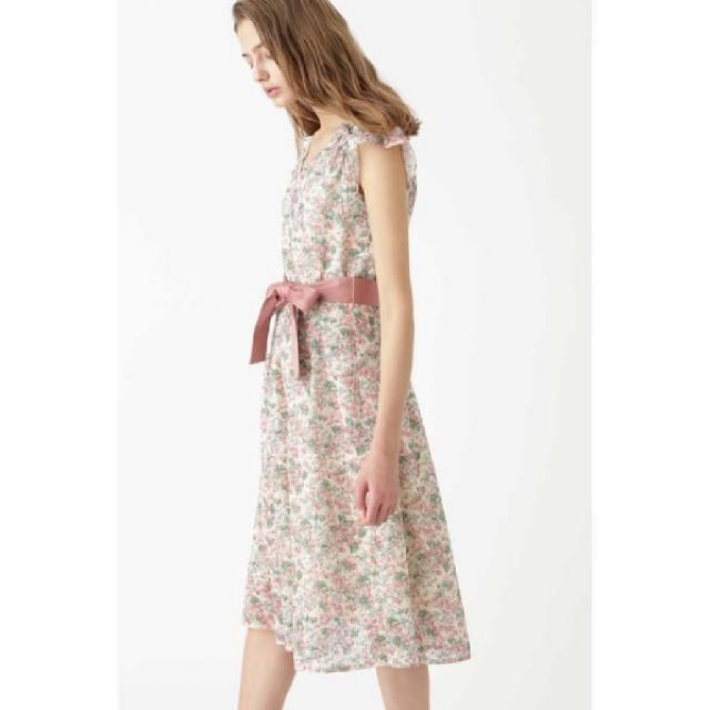 JILLSTUART(ジルスチュアート)の☆新品☆31900円☆ジルスチュアート☆花柄ワンピース☆ レディースのワンピース(ロングワンピース/マキシワンピース)の商品写真