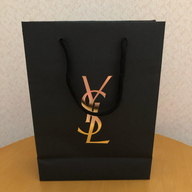 Yves Saint Laurent Beaute(イヴサンローランボーテ)のイブサンローラン紙袋 レディースのバッグ(ショップ袋)の商品写真