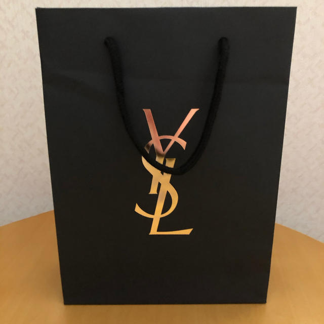 Yves Saint Laurent Beaute(イヴサンローランボーテ)のイブサンローラン紙袋 レディースのバッグ(ショップ袋)の商品写真