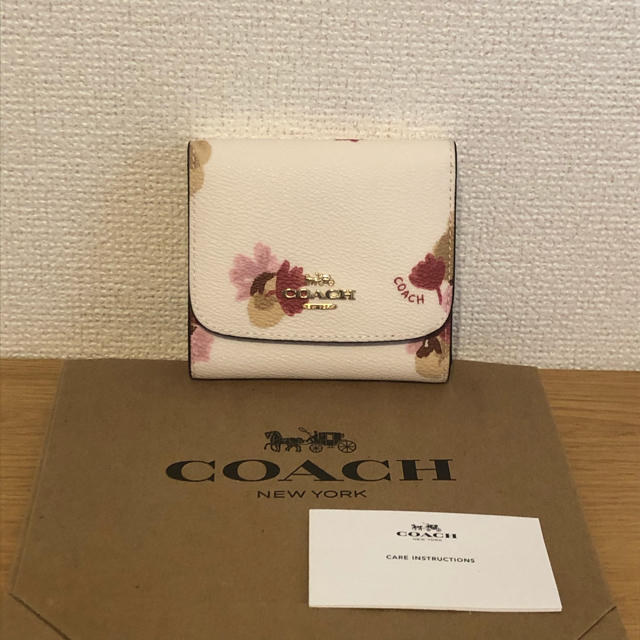 coach⭐︎三つ折り財布フローラル