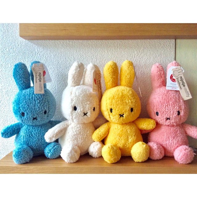 miffy(ミッフィー)の【ミッフィーぬいぐるみ】イエローテリータオル地23cm/オランダボントントイズ エンタメ/ホビーのおもちゃ/ぬいぐるみ(ぬいぐるみ)の商品写真