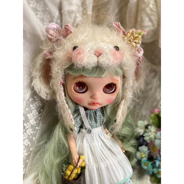 ミディブライス うさ耳帽子 顔付き
