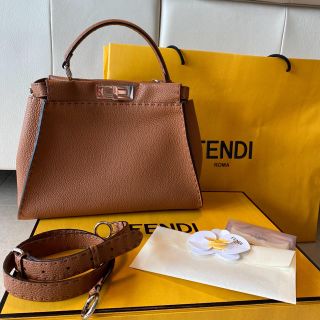 フェンディ(FENDI)の美品 フェンディ FENDI セレリア ピーカブー ミディアム(ショルダーバッグ)