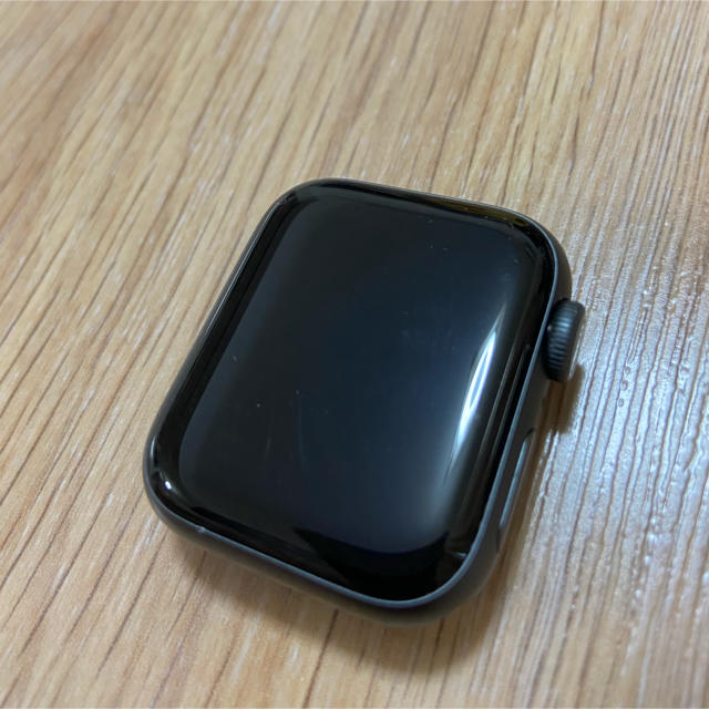 Apple(アップル)のapple watch series4 GPSモデル 40mm メンズの時計(腕時計(デジタル))の商品写真