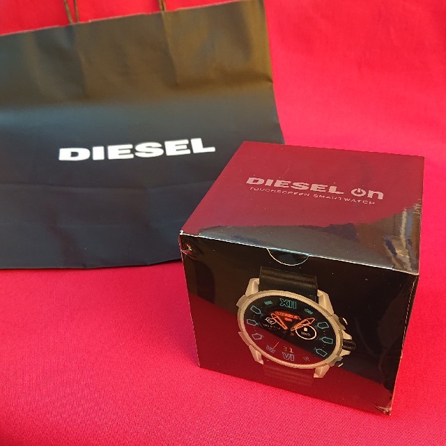DIESEL(ディーゼル)のDIESEL Smartwatch DZT2008J ディーゼルスマートウォッチ メンズの時計(腕時計(デジタル))の商品写真