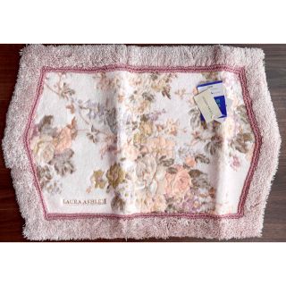 ローラアシュレイ(LAURA ASHLEY)の☆新品☆ローラアシュレイ　Laura Ashley バスマット　玄関マット(タオル/バス用品)