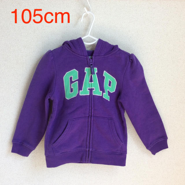 babyGAP(ベビーギャップ)のGap 105cm 女の子パーカー (g100-28) キッズ/ベビー/マタニティのキッズ服女の子用(90cm~)(ジャケット/上着)の商品写真