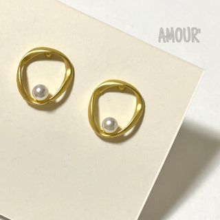 ザラ(ZARA)のmatte gold pearl pierce(ピアス)