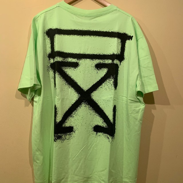 メンズオフホワイト / OFF WHITE アロー プリント Tシャツ ネオングリーン